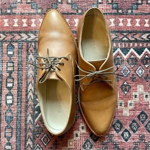 Nisolo James Oxford in Almond